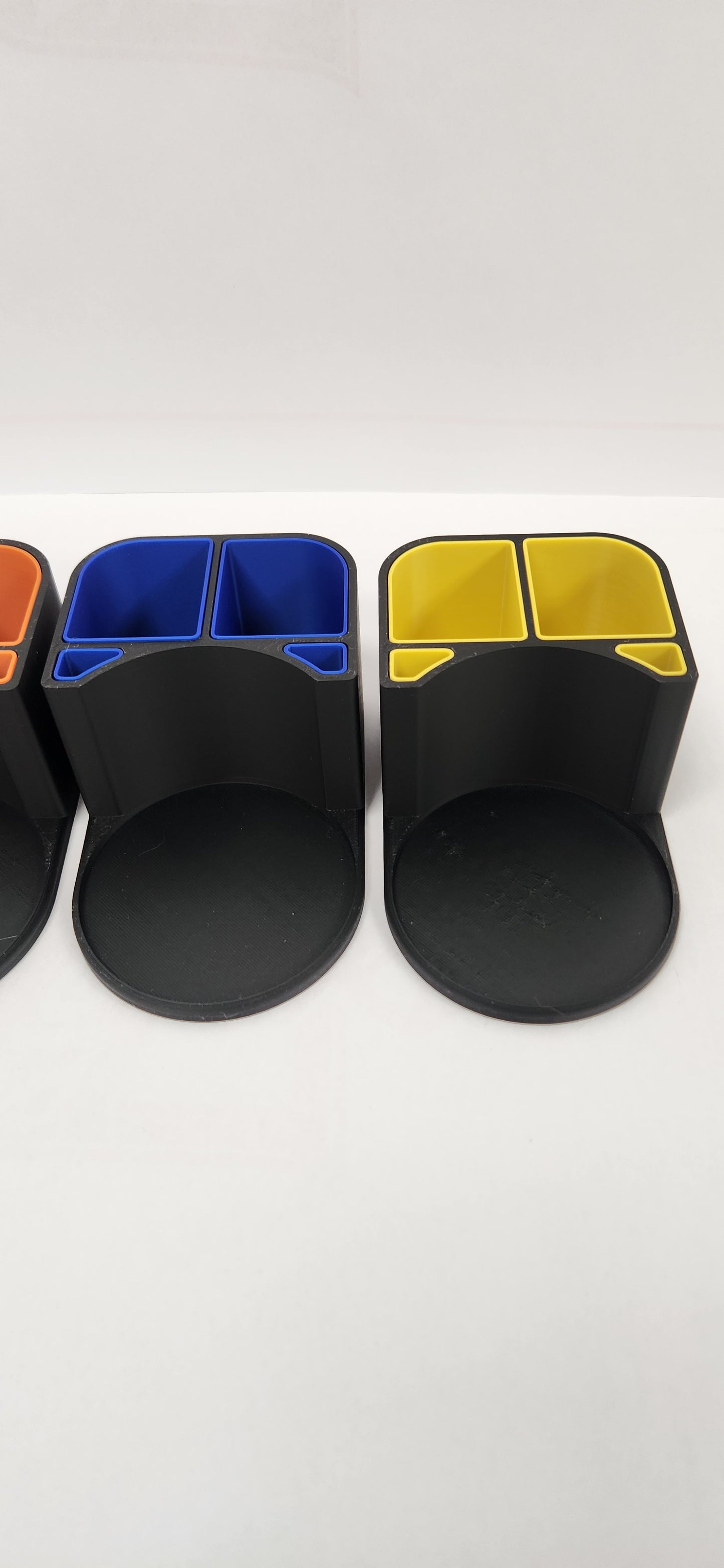 3D‑printed Puff co organizer with catch‑all tray — compact desk station