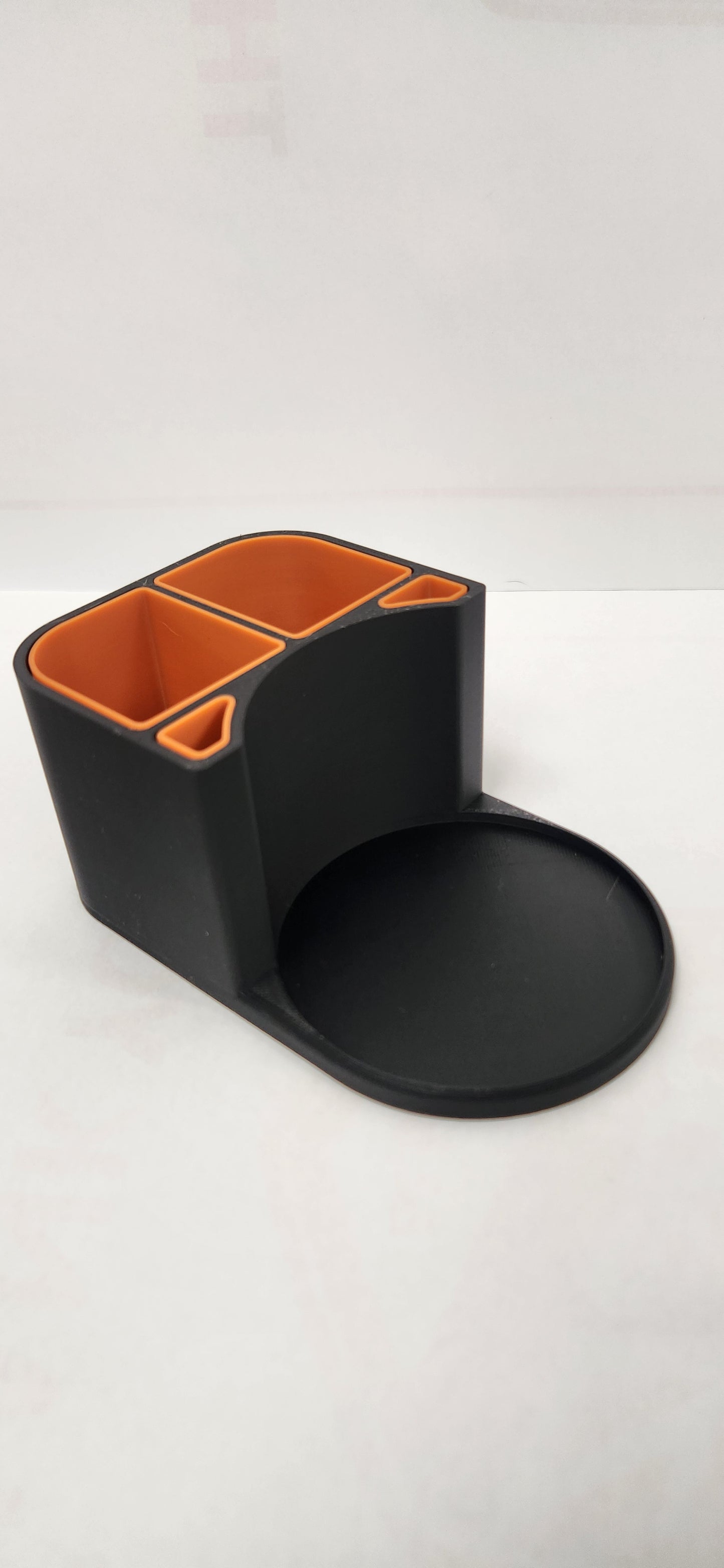 3D‑printed Puff co organizer with catch‑all tray — compact desk station